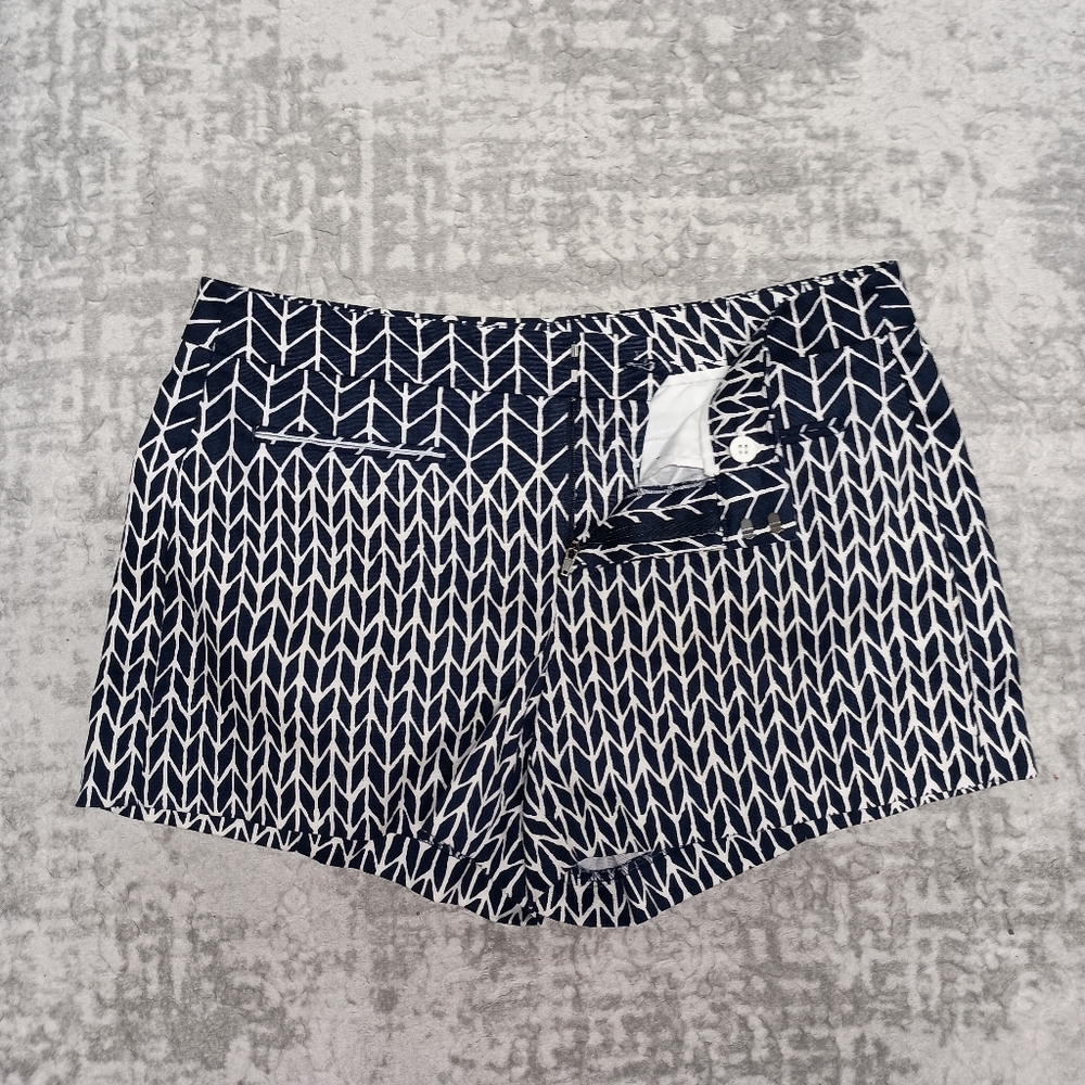GAP Navy white Cotton Flat Front shorts size 8